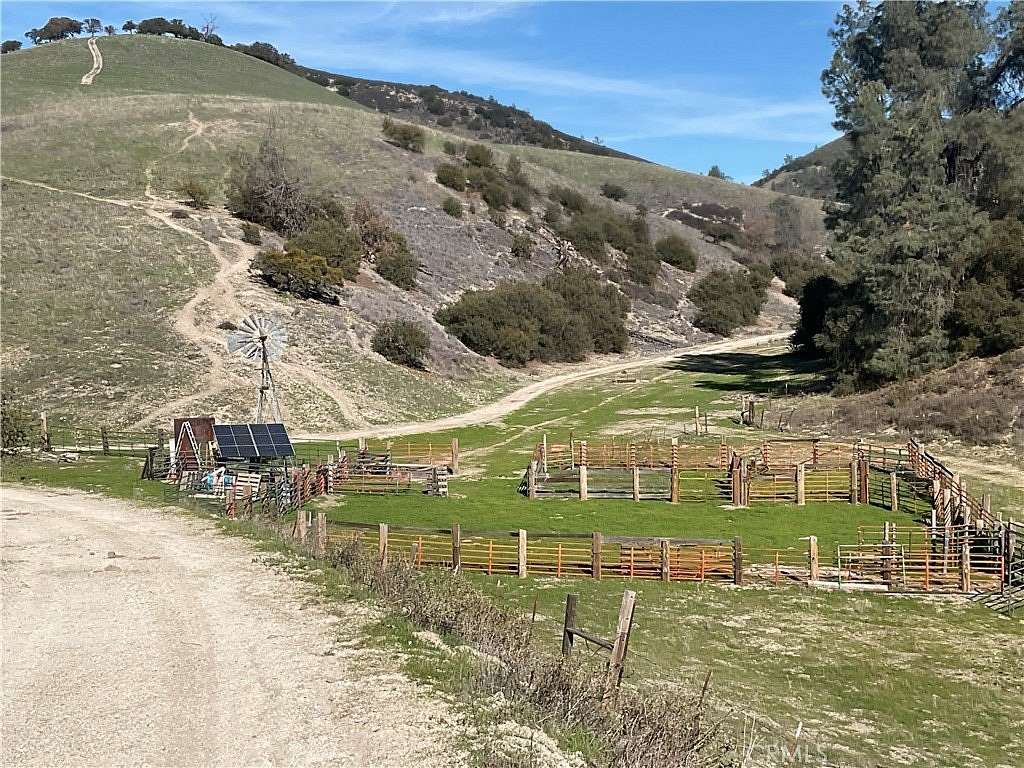 546 Acres of Recreational Land & Farm for Sale in King City, California