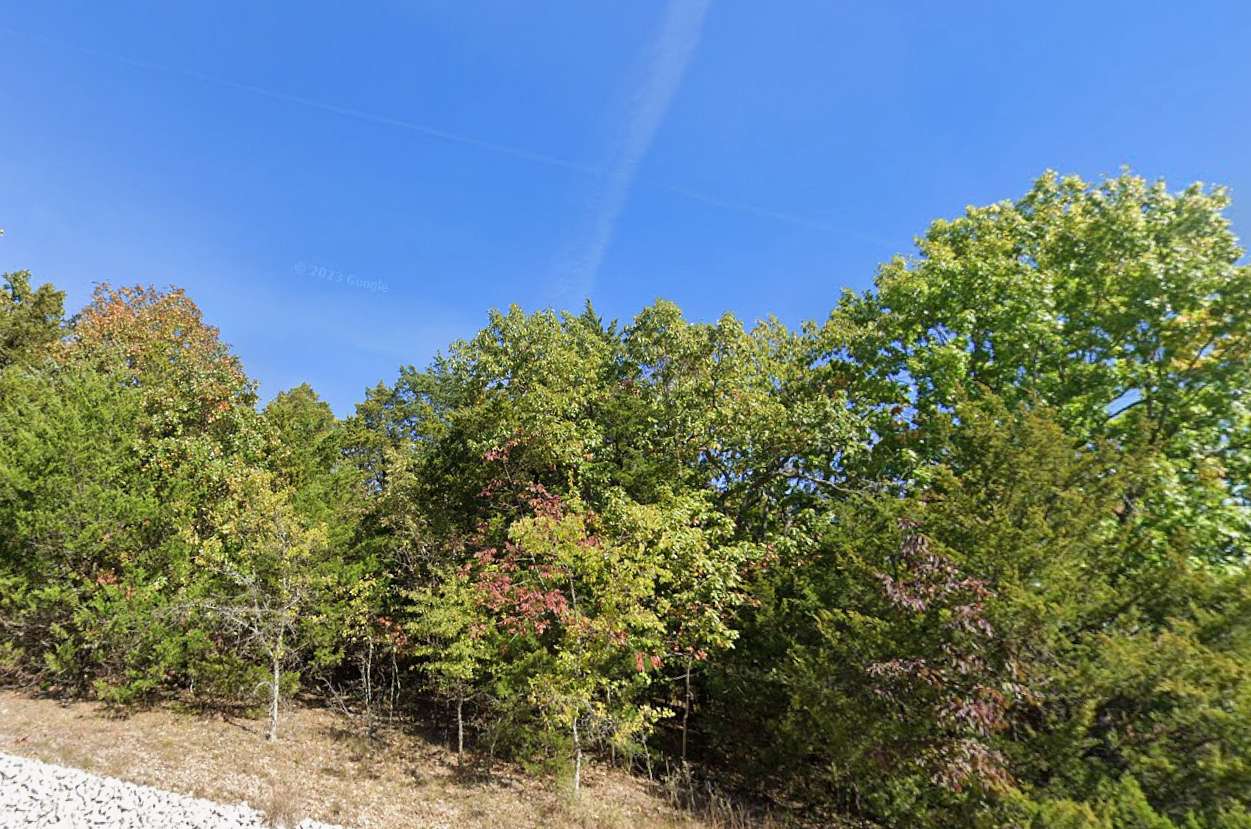 0.38 Acres of Residential Land for Sale in Village of Four Seasons, Missouri
