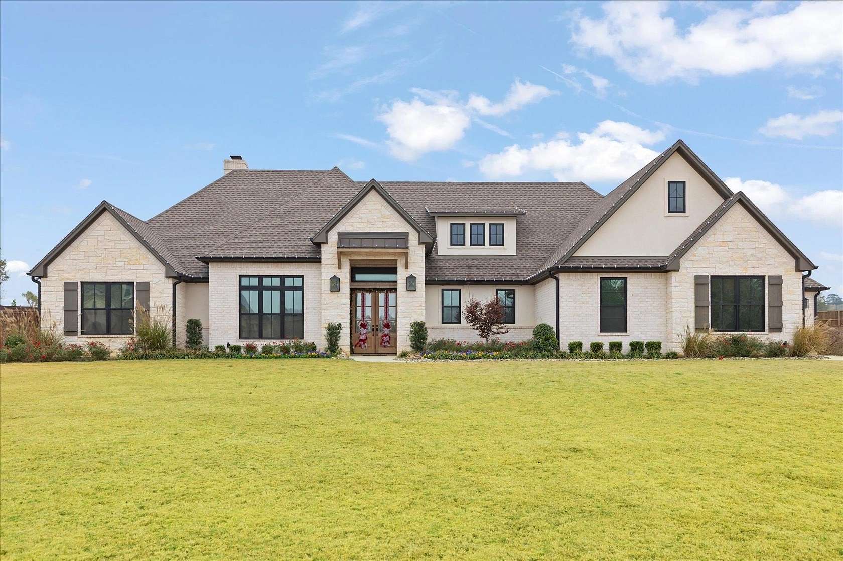 1.54 Acres of Residential Land with Home for Sale in Longview, Texas