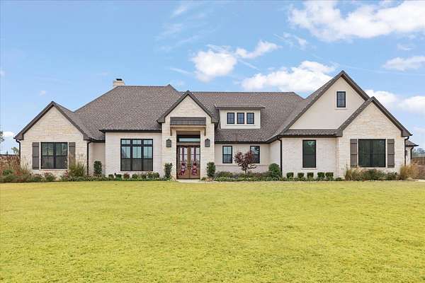 1.54 Acres of Residential Land with Home for Sale in Longview, Texas