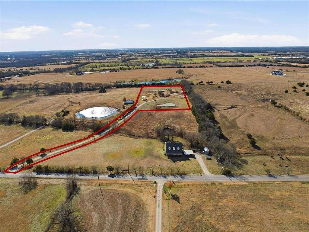 4.33 Acres of Residential Land with Home for Sale in Blue Ridge, Texas