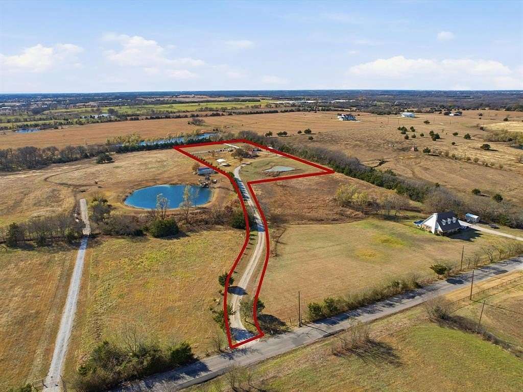 4.33 Acres of Land with Home for Sale in Blue Ridge, Texas