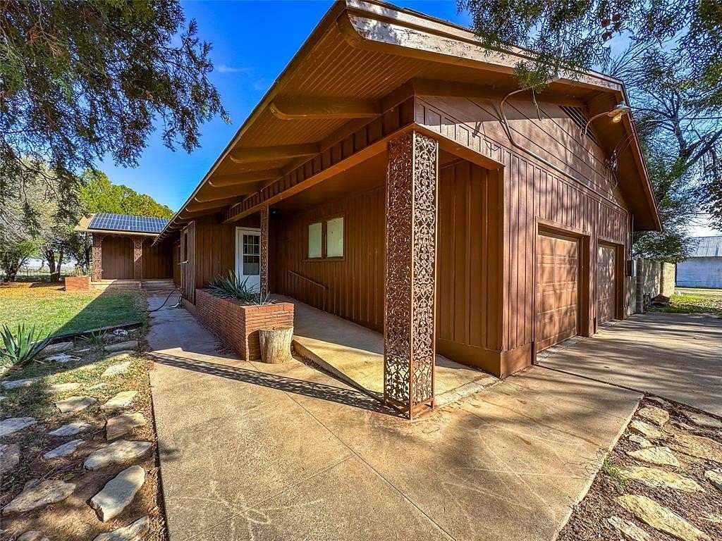 18.6 Acres of Land with Home for Sale in Rochester, Texas