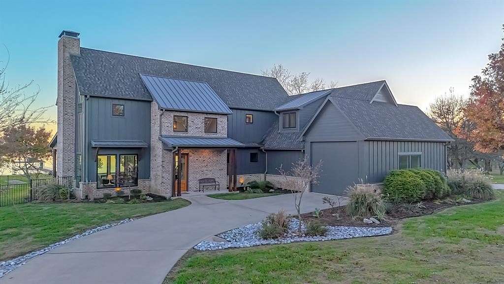 3.48 Acres of Residential Land with Home for Sale in Kerens, Texas