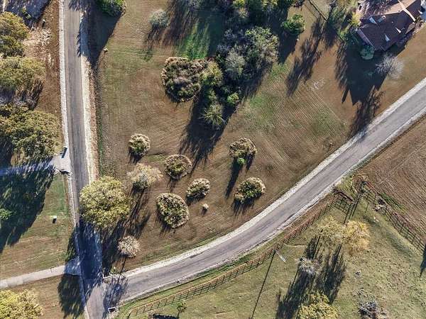 1.5 Acres of Residential Land for Sale in Corsicana, Texas