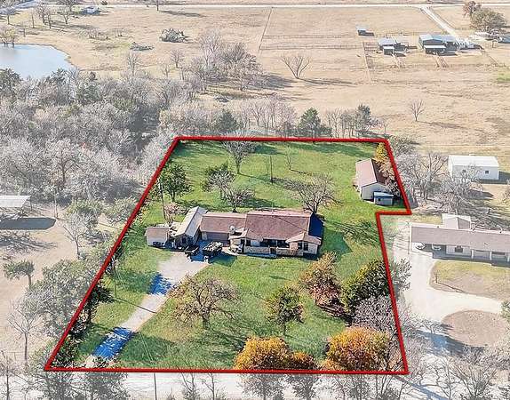 1.83 Acres of Residential Land with Home for Sale in Gainesville, Texas