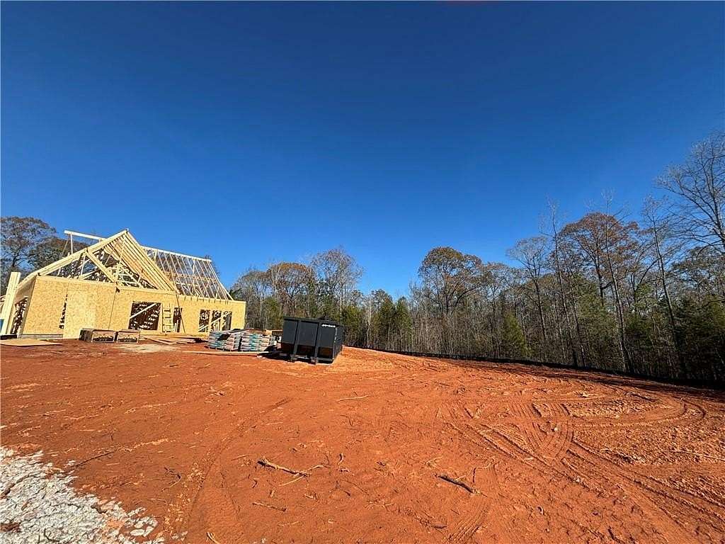 4 Acres of Residential Land with Home for Sale in Salem, Alabama