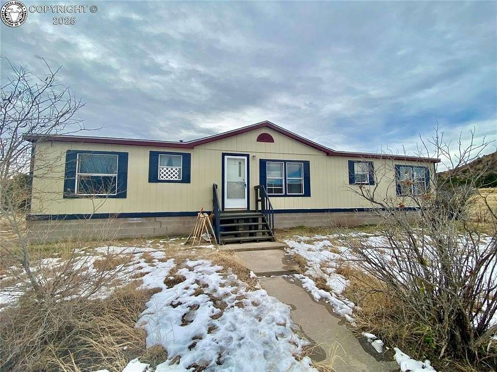 4.85 Acres of Residential Land with Home for Sale in Cañon City, Colorado