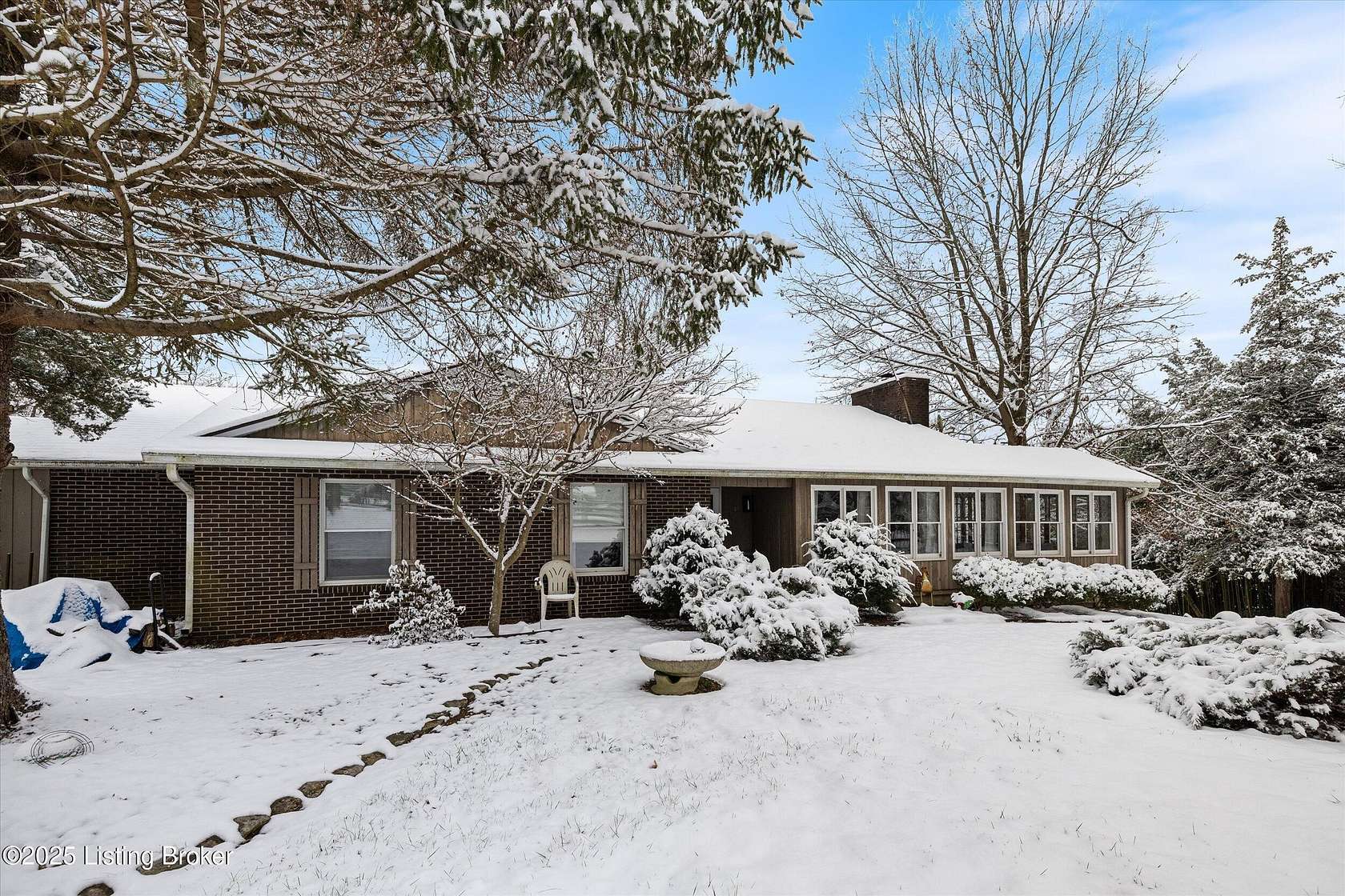 5 Acres of Residential Land with Home for Sale in Crestwood, Kentucky