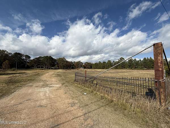 8.59 Acres of Commercial Land for Sale in Byram, Mississippi