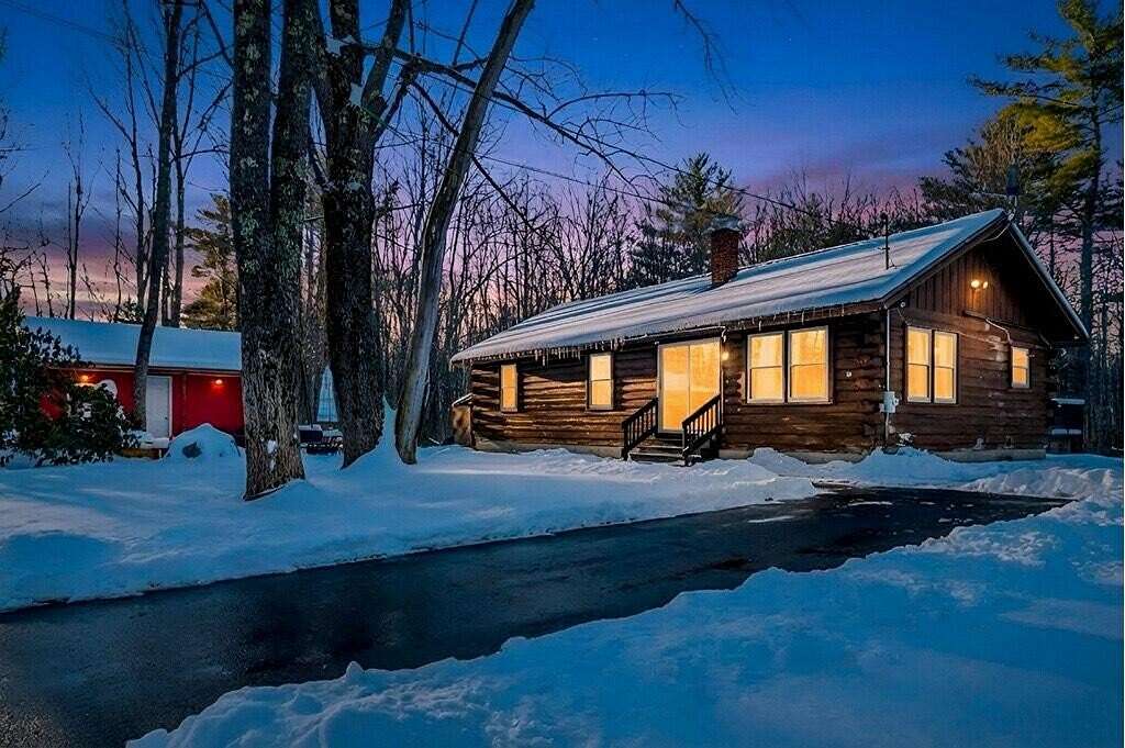 2.9 Acres of Residential Land with Home for Sale in Richmond, Maine