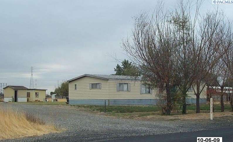 23.3 Acres of Agricultural Land with Home for Sale in Kennewick, Washington