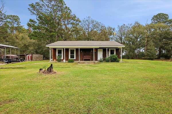 3.12 Acres of Residential Land with Home for Sale in Hamshire, Texas