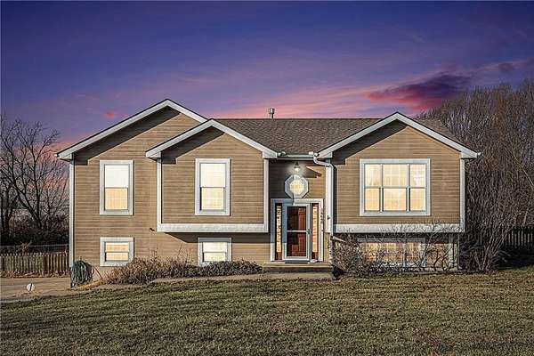 3 Acres of Residential Land with Home for Sale in Rayville, Missouri