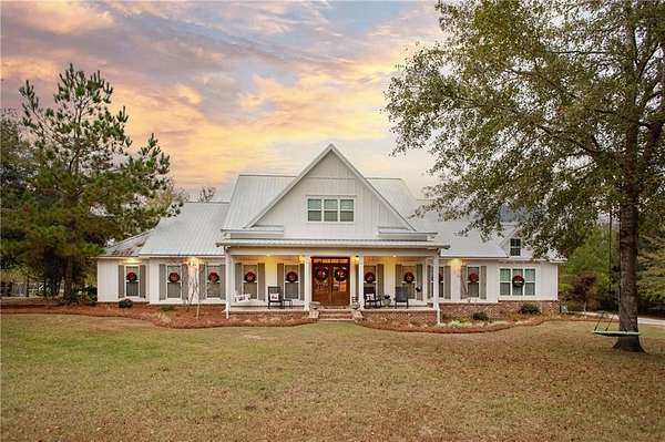 78.8 Acres of Land with Home for Sale in Waycross, Georgia