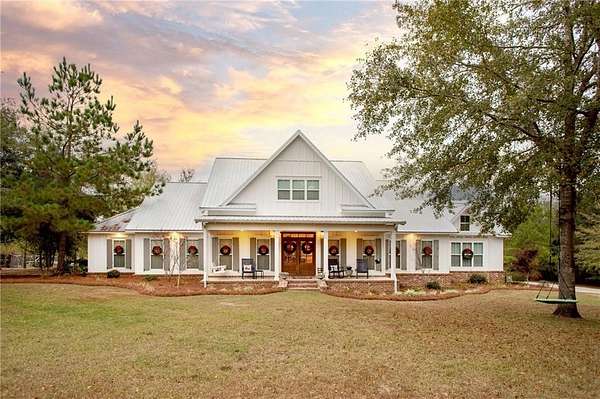 78.8 Acres of Land with Home for Sale in Waycross, Georgia