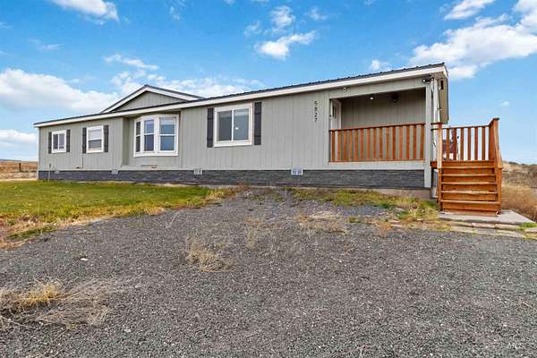 5 Acres of Residential Land with Home for Sale in King Hill, Idaho