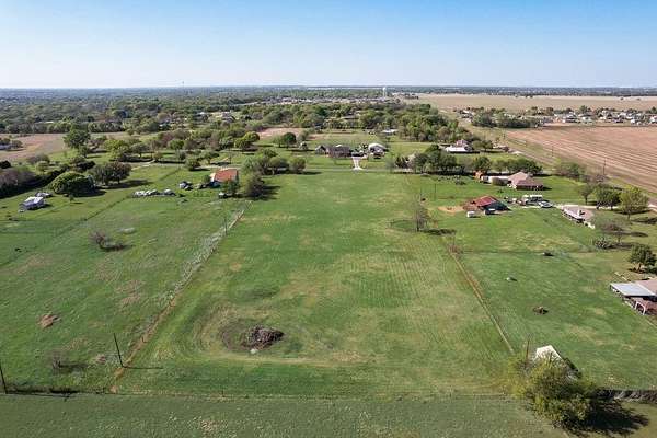4.87 Acres of Residential Land for Sale in Palmer, Texas