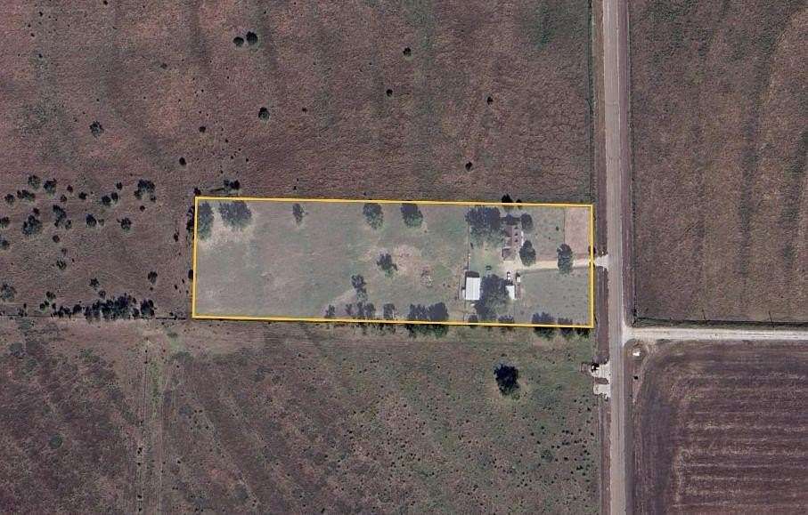6 Acres of Improved Mixed-Use Land for Sale in Pilot Point, Texas