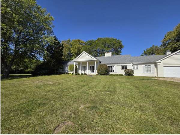 5.12 Acres of Residential Land with Home for Sale in Barrington Hills, Illinois