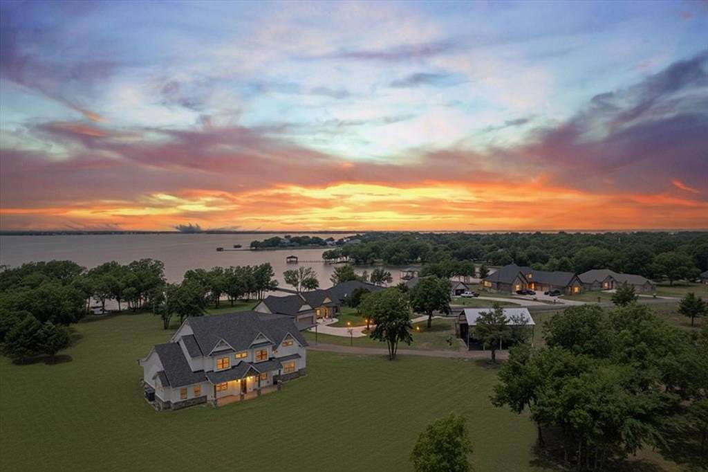 4.65 Acres of Land with Home for Sale in Kerens, Texas
