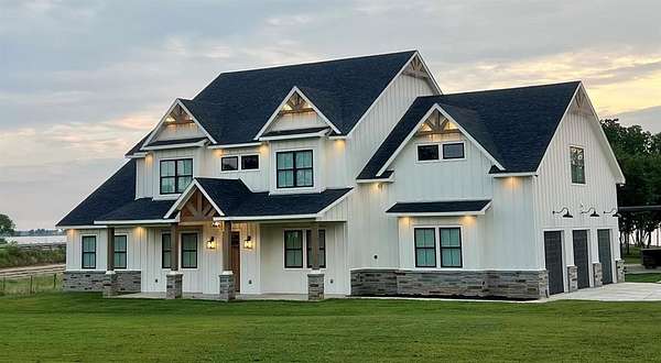 4.65 Acres of Residential Land with Home for Sale in Kerens, Texas