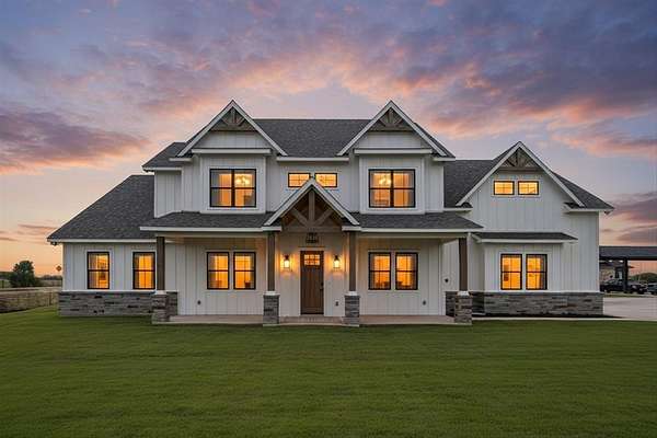 4.65 Acres of Residential Land with Home for Sale in Kerens, Texas