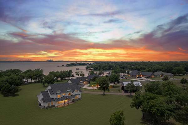 4.65 Acres of Land with Home for Sale in Kerens, Texas