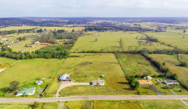 6.87 Acres of Residential Land with Home for Sale in Vilonia, Arkansas