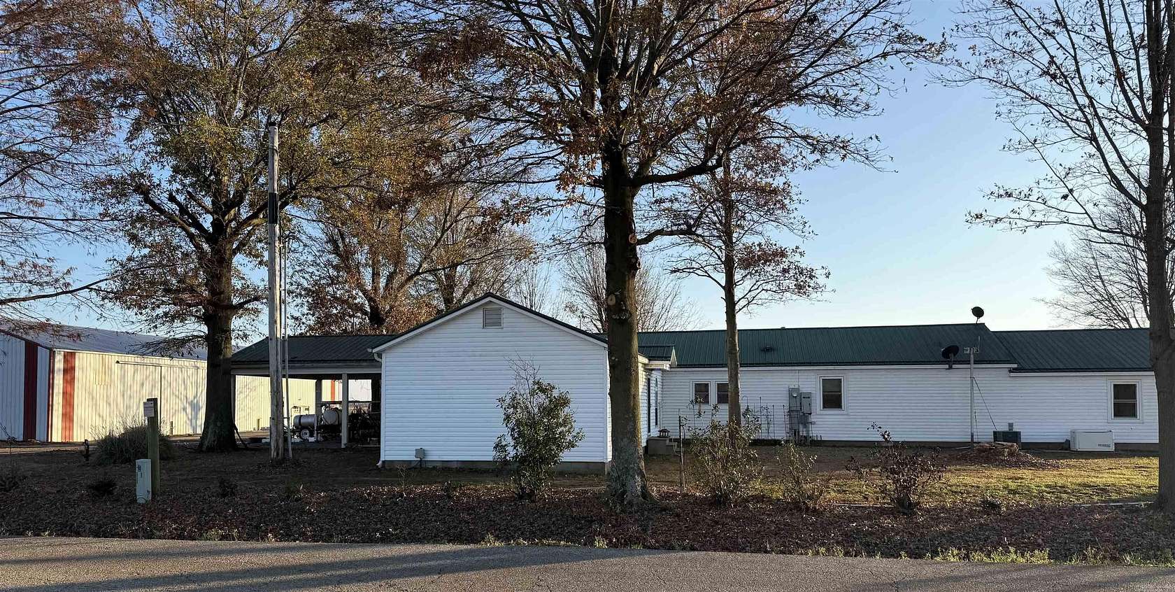 27.5 Acres of Land with Home for Sale in Greenway, Arkansas