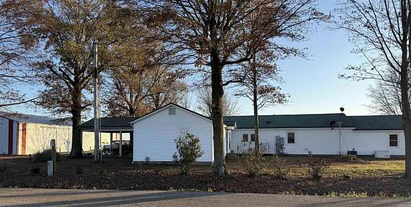 27.5 Acres of Land with Home for Sale in Greenway, Arkansas