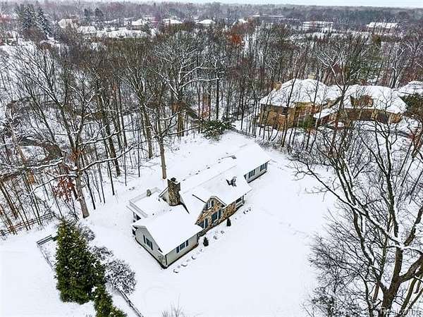 2.19 Acres of Residential Land for Sale in Franklin, Michigan