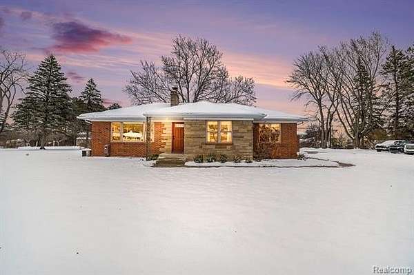 2.5 Acres of Residential Land with Home for Sale in Grand Blanc, Michigan