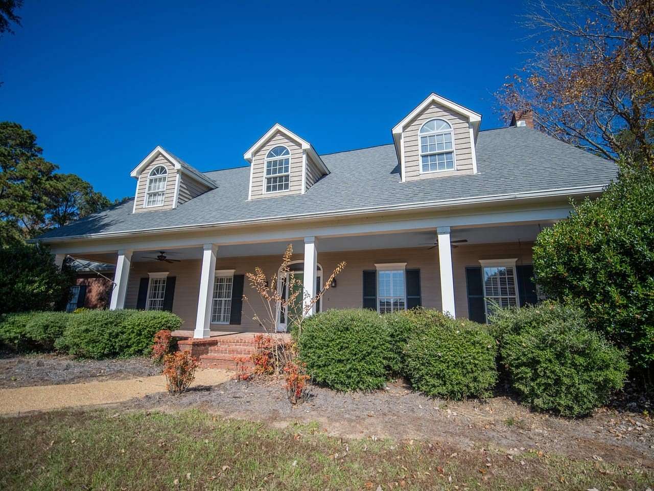 21 Acres of Recreational Land with Home for Sale in Edwards, Mississippi