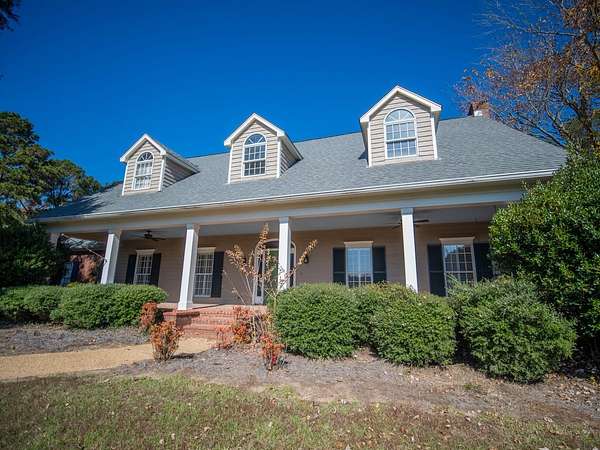 21 Acres of Recreational Land with Home for Sale in Edwards, Mississippi