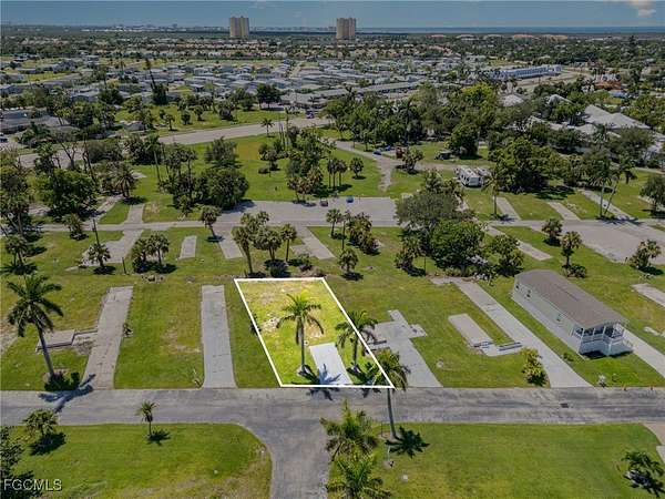 0.1 Acres of Land for Sale in Fort Myers, Florida