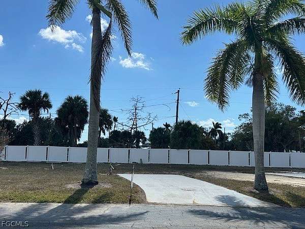 0.1 Acres of Land for Sale in Fort Myers, Florida