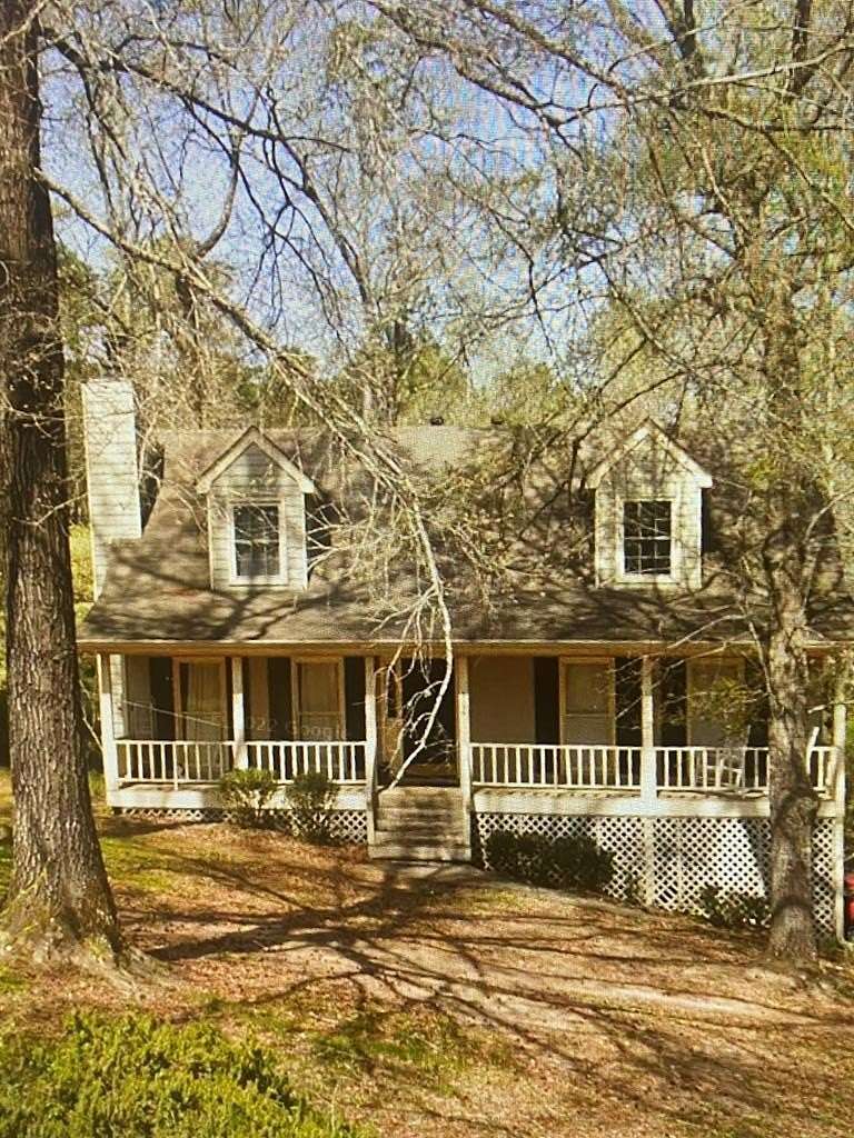 2.7 Acres of Residential Land with Home for Sale in Milledgeville, Georgia