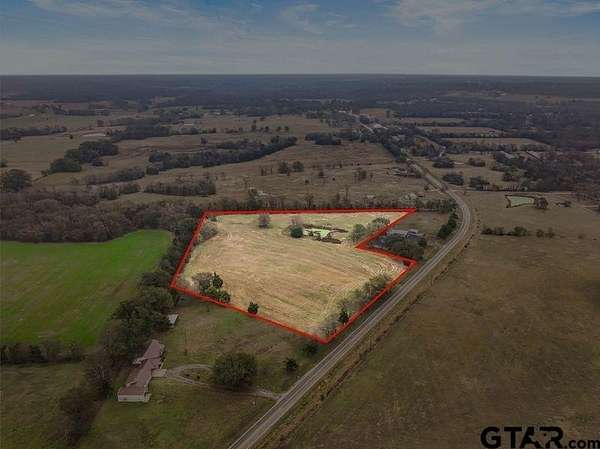 10.5 Acres of Land for Sale in Mount Vernon, Texas