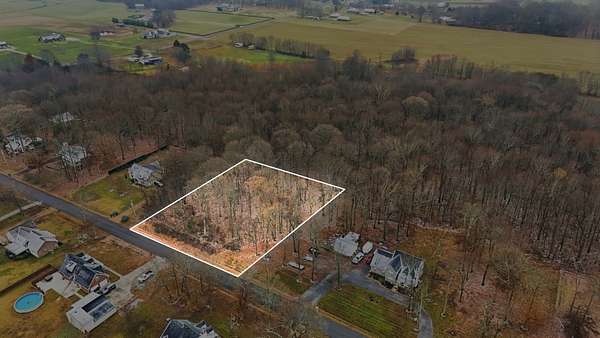 0.93 Acres of Residential Land for Sale in Springfield, Tennessee