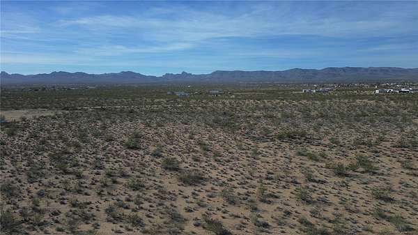 1.17 Acres of Land for Sale in Golden Valley, Arizona