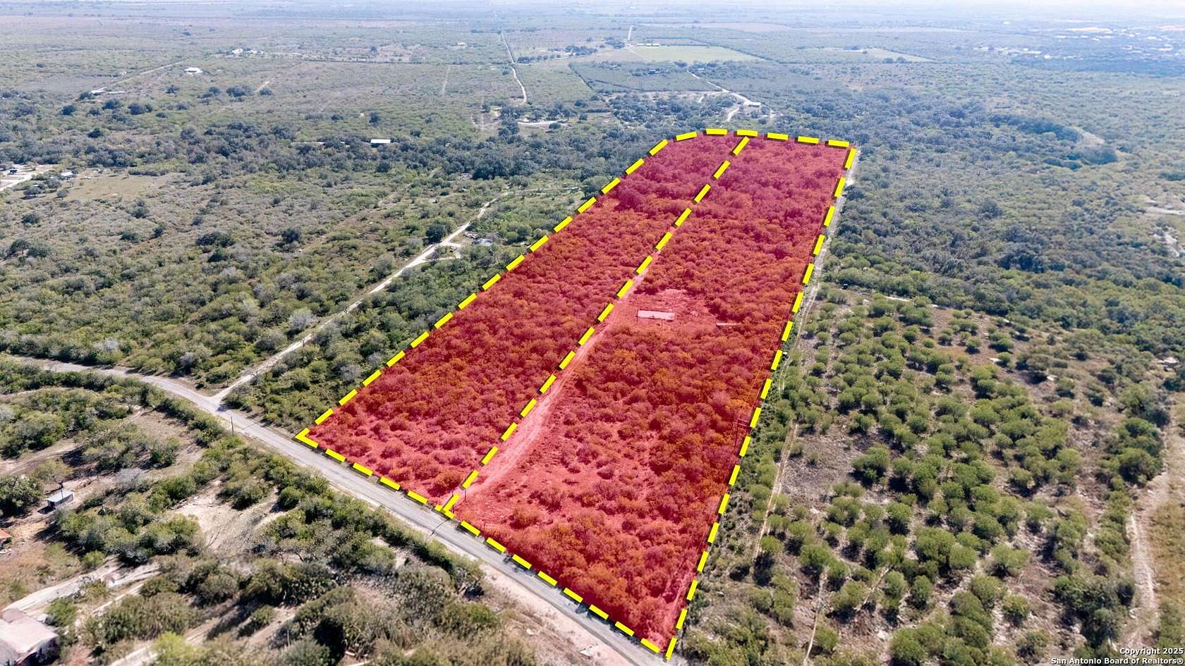 20 Acres of Recreational Land & Farm for Sale in Beeville, Texas