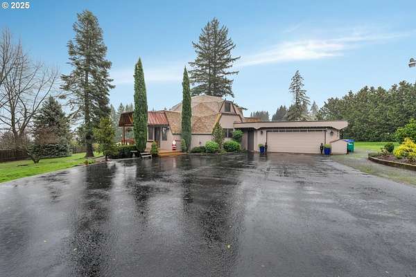 1.84 Acres of Residential Land with Home for Sale in Estacada, Oregon
