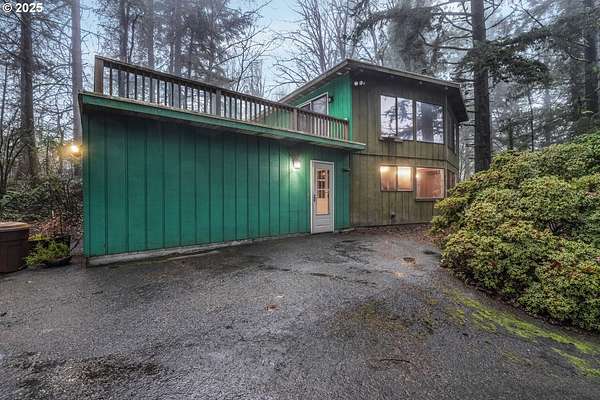 13.6 Acres of Land with Home for Sale in Portland, Oregon