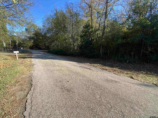0.8 Acres of Residential Land for Sale in Lindale, Texas