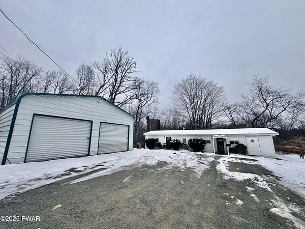 18.6 Acres of Land with Home for Lease in Waymart, Pennsylvania