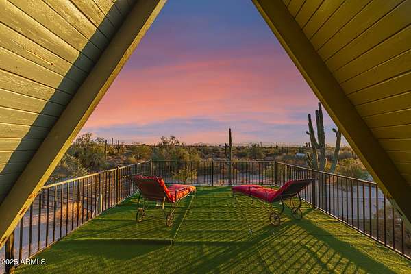 2.14 Acres of Residential Land with Home for Sale in Scottsdale, Arizona