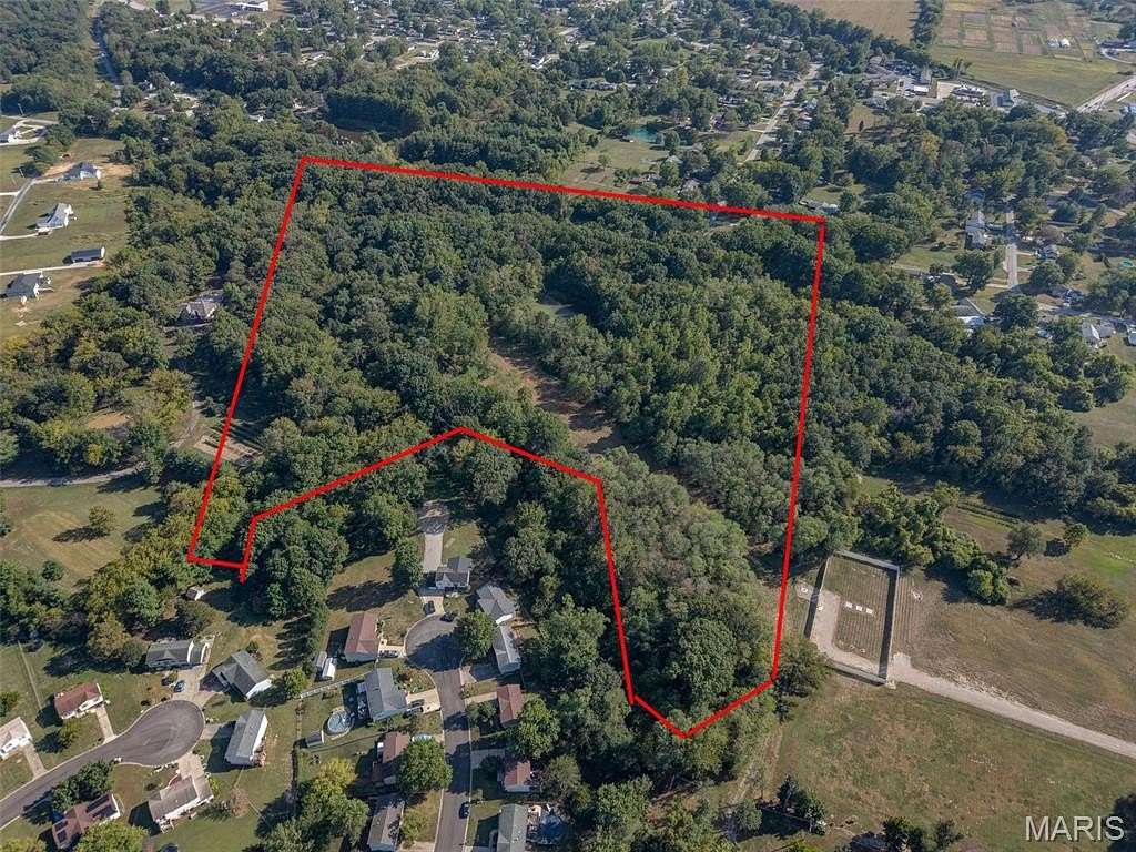 15.6 Acres of Recreational Land for Sale in Godfrey, Illinois