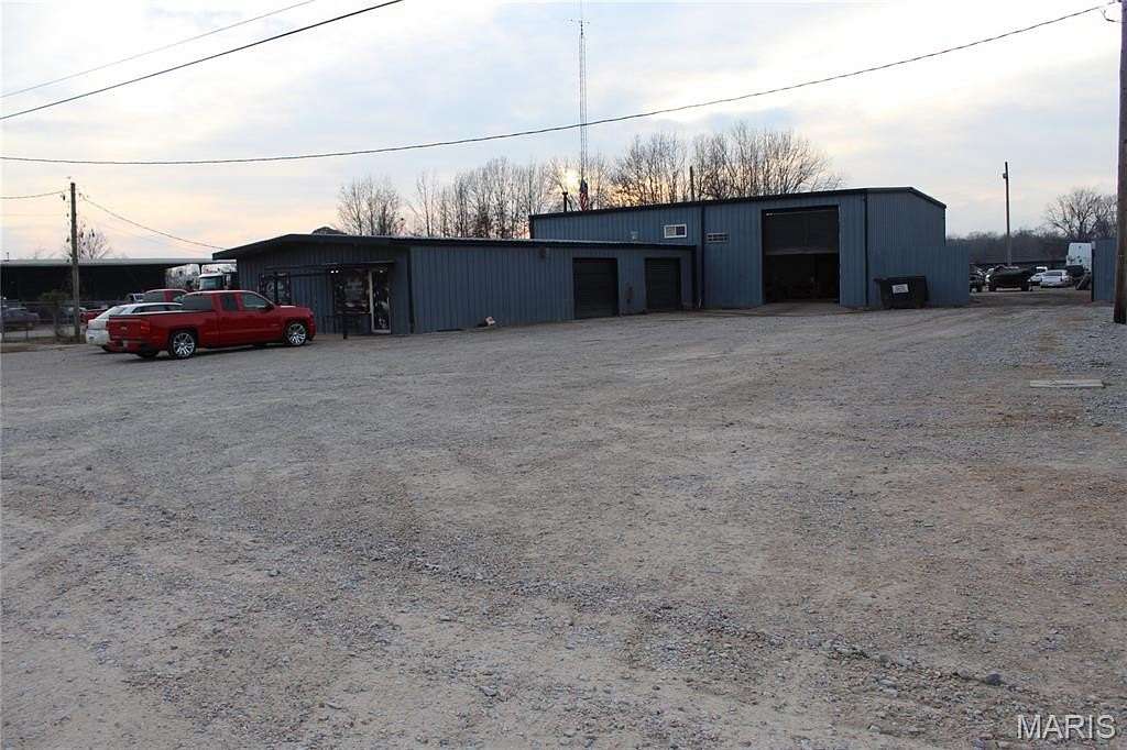 3 Acres of Improved Commercial Land for Sale in Poplar Bluff, Missouri