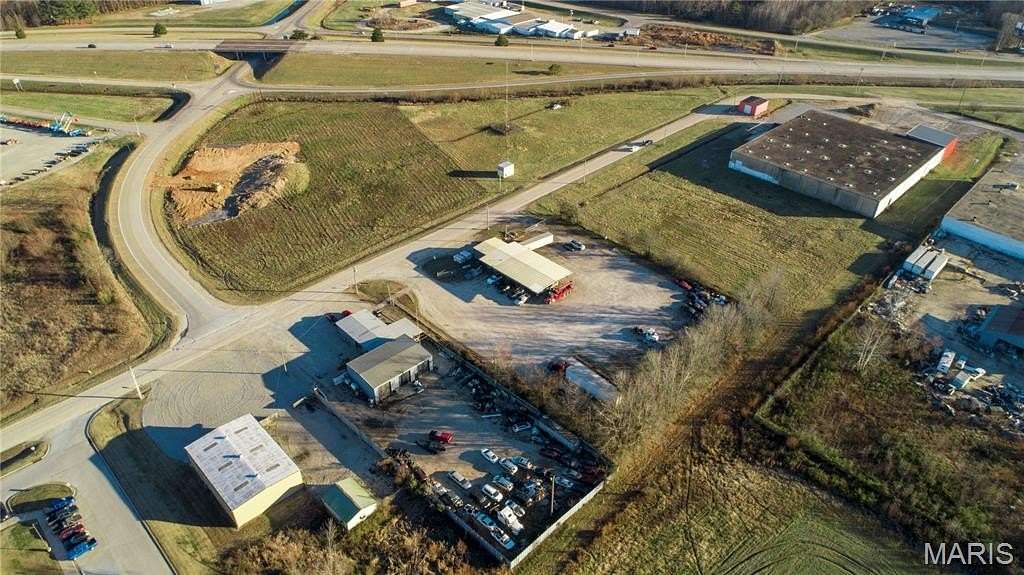 3 Acres of Improved Commercial Land for Sale in Poplar Bluff, Missouri